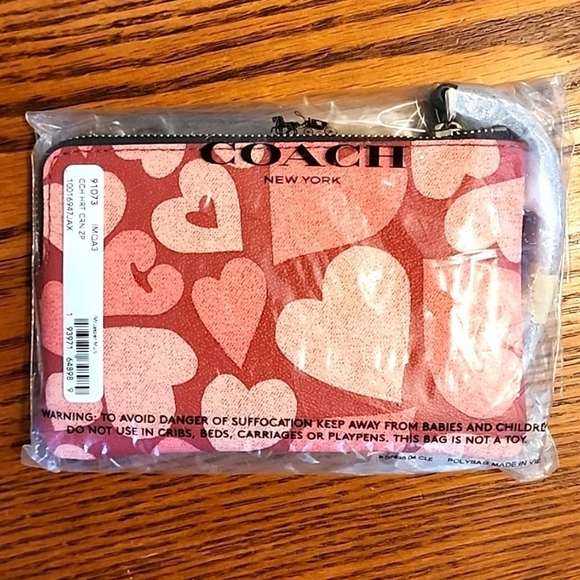 NWT- Coach Red and Pink Heart Corner Zip Wristlet - Picture 2 of 3